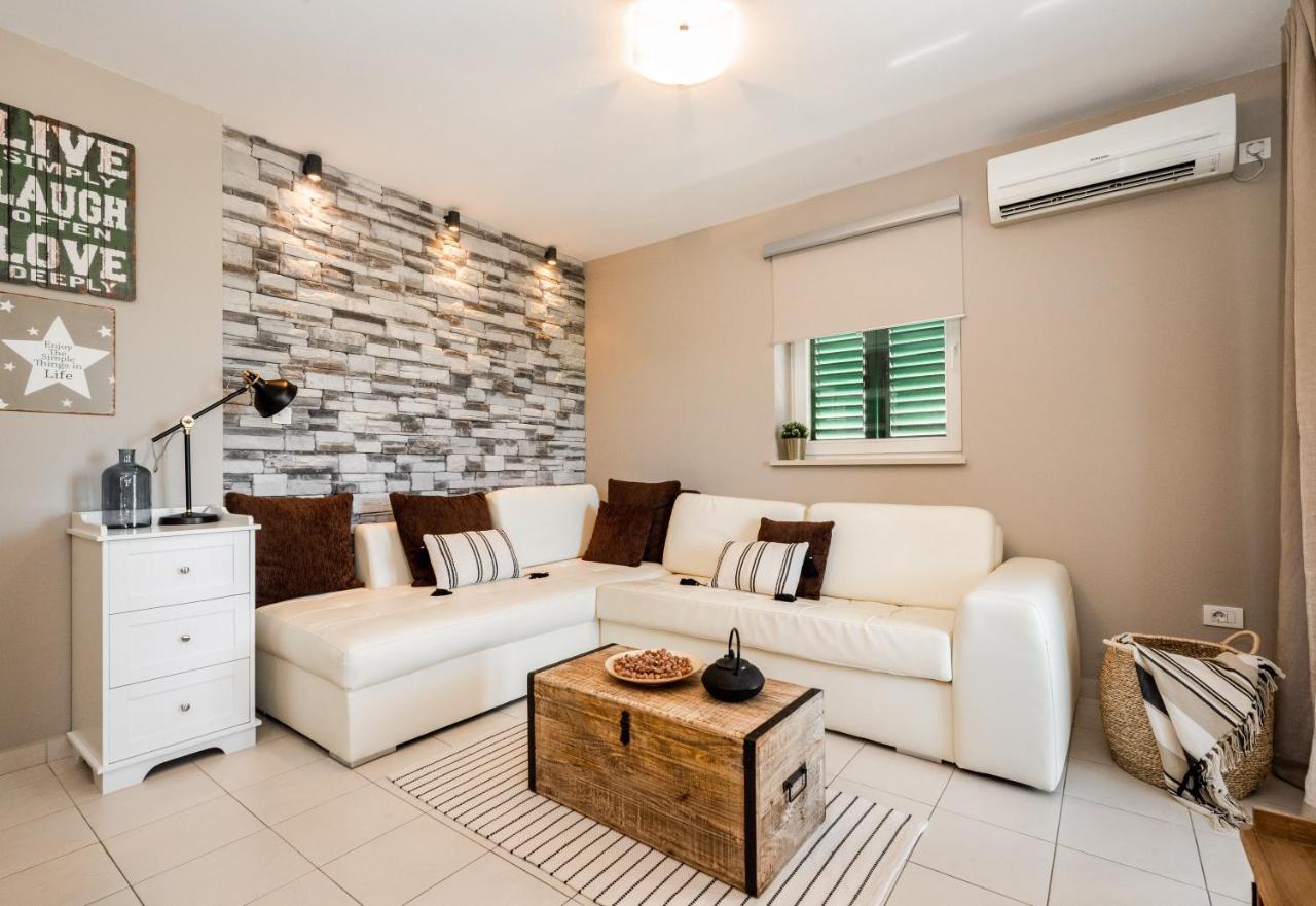 Apartment Cami -Stylish Apartment With A Beautiful Seaview Rabac Zewnętrze zdjęcie