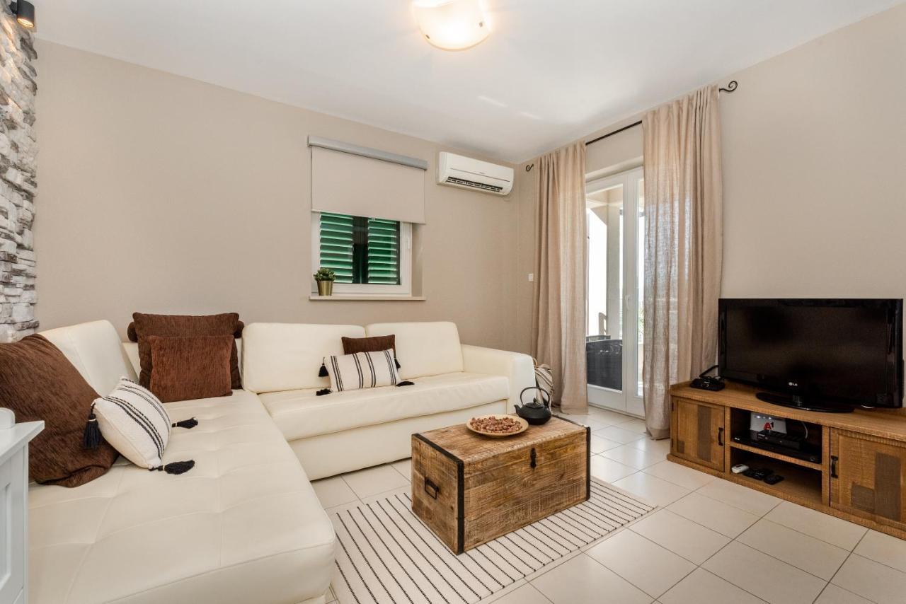 Apartment Cami -Stylish Apartment With A Beautiful Seaview Rabac Zewnętrze zdjęcie