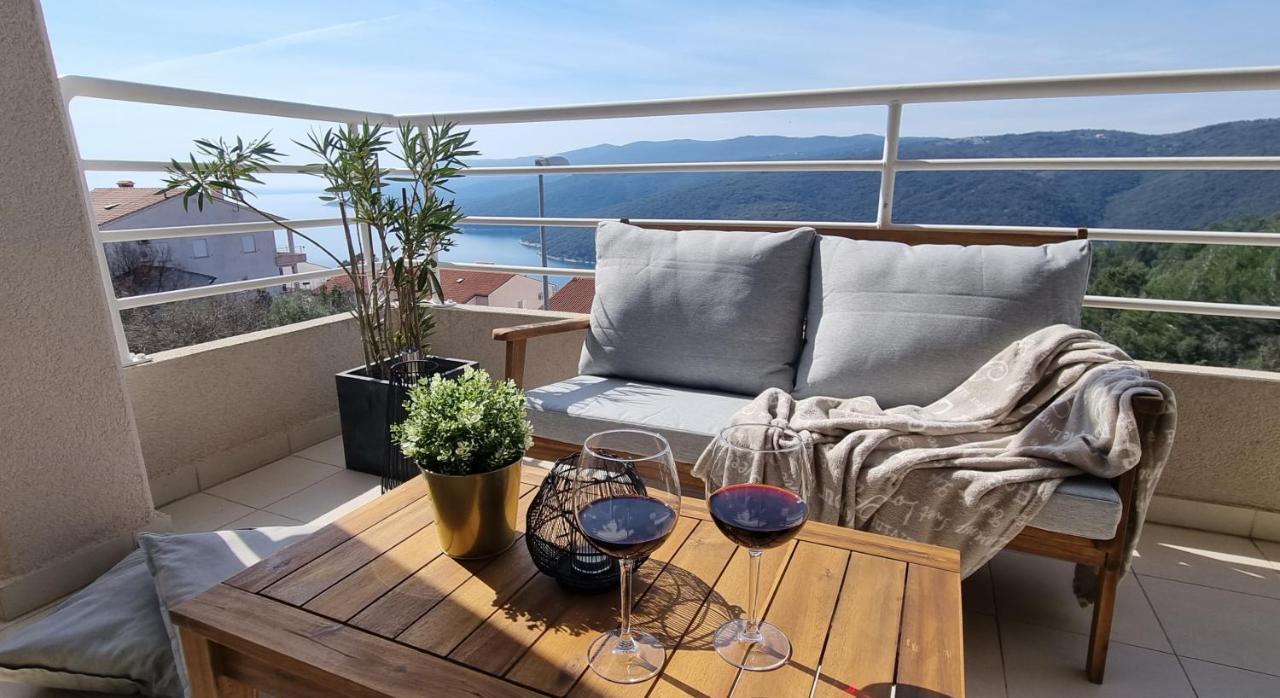 Apartment Cami -Stylish Apartment With A Beautiful Seaview Rabac Zewnętrze zdjęcie